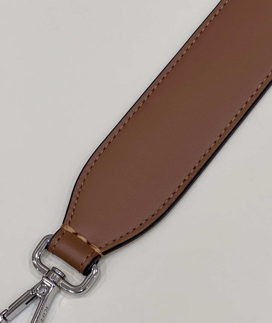 Fendi Handbag Strap You Leather shoulder strap F10064