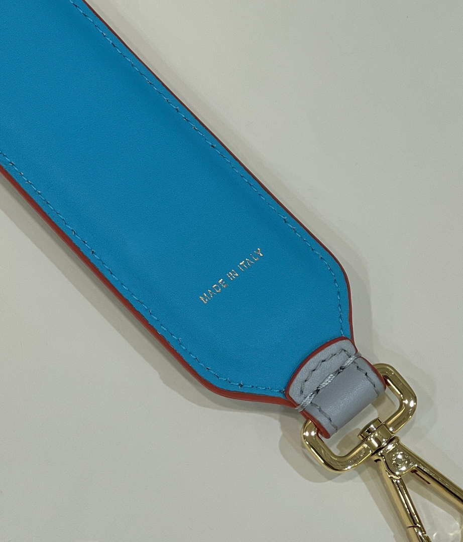 Fendi Handbag Strap You Leather shoulder strap F10065