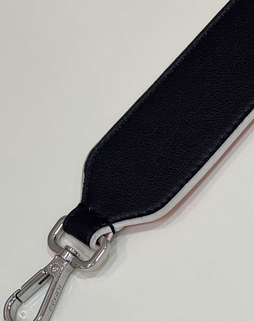 Fendi Handbag Strap You Leather shoulder strap F10066