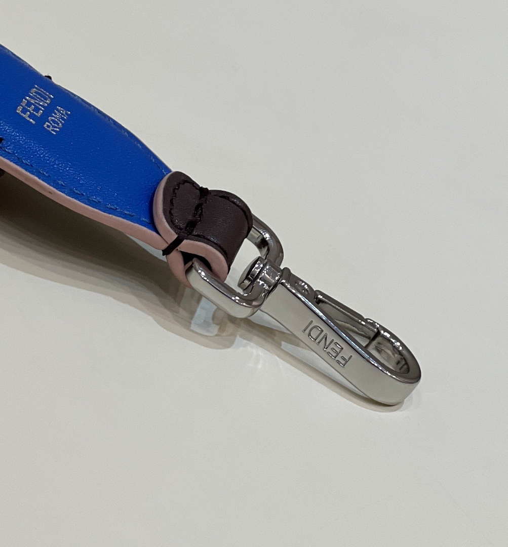 Fendi Handbag Strap You Leather shoulder strap F10067