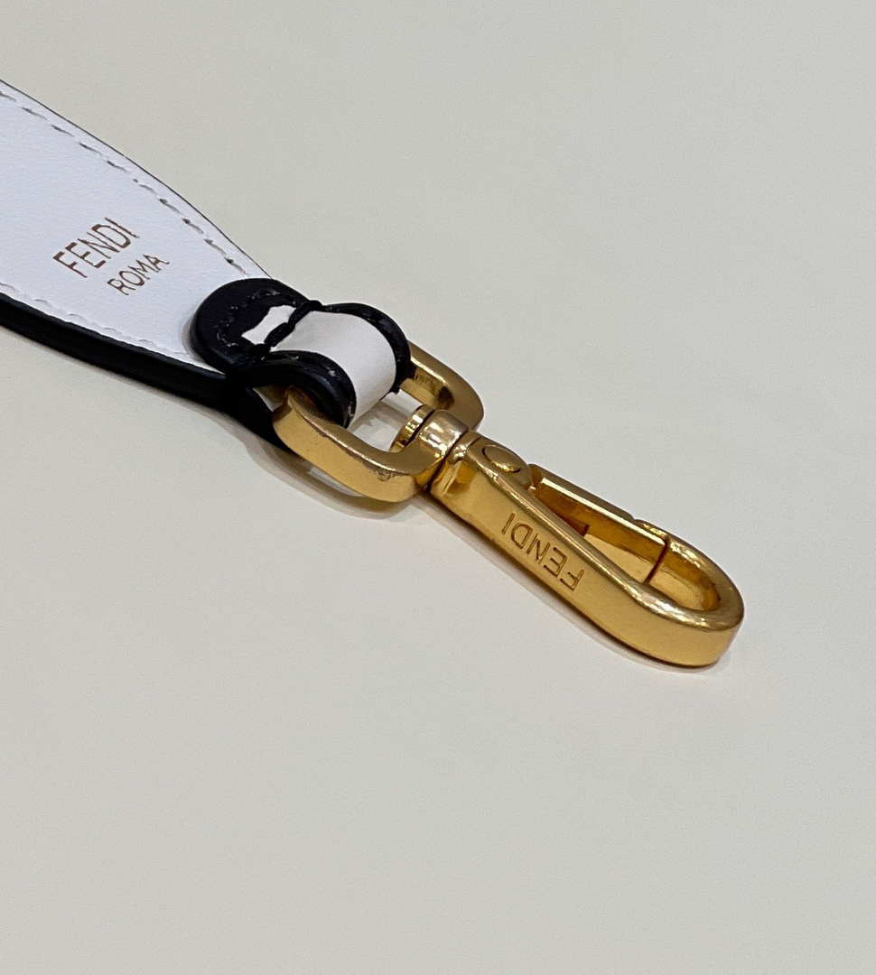 Fendi Handbag Strap You Leather shoulder strap F10068