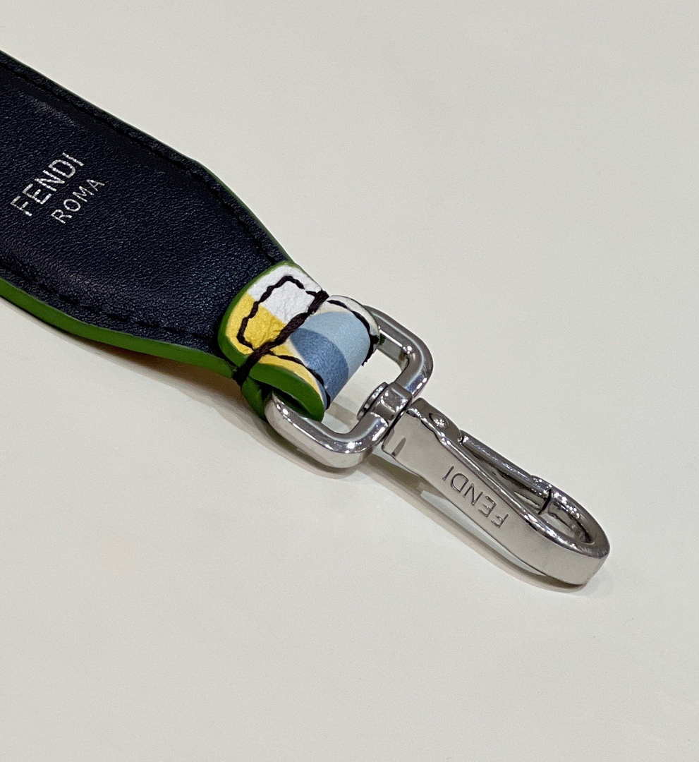 Fendi Handbag Strap You Leather shoulder strap F10070