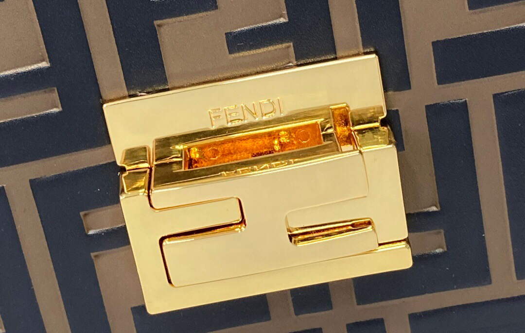 Fendi Kani 0508S Shoulder Bag Black