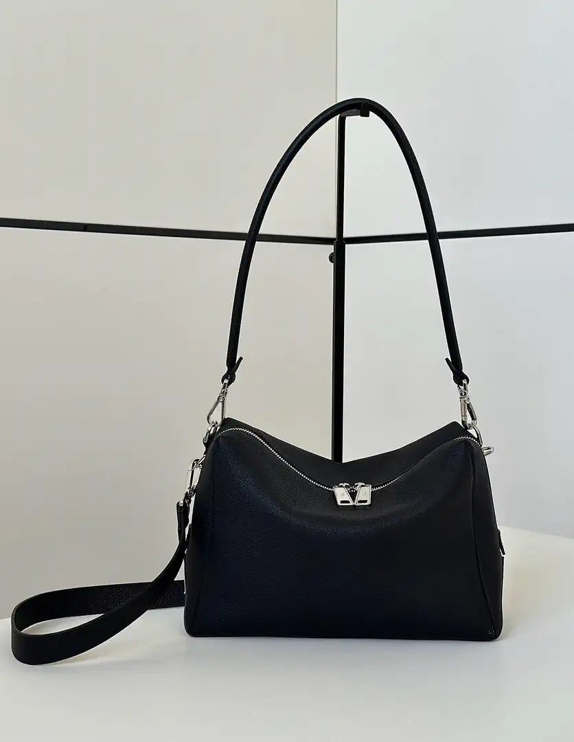 Fendi Lui Medium Black leather bag 7VA672