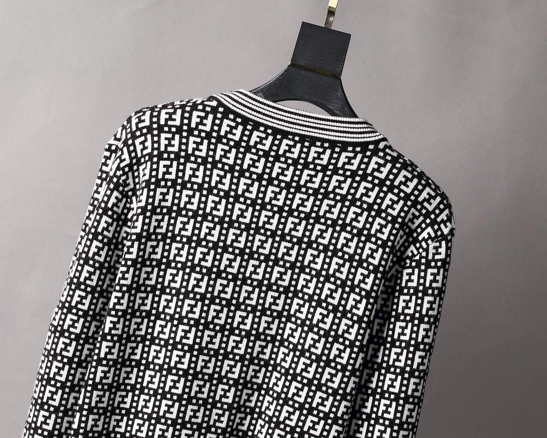 Fendi Men's Sweaters Designer Fendi Sweaters and Cardigans Clothing 36031