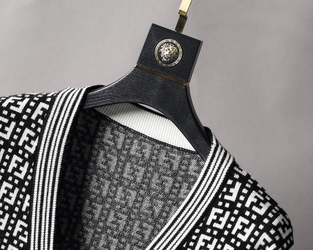 Fendi Men's Sweaters Designer Fendi Sweaters and Cardigans Clothing 36031
