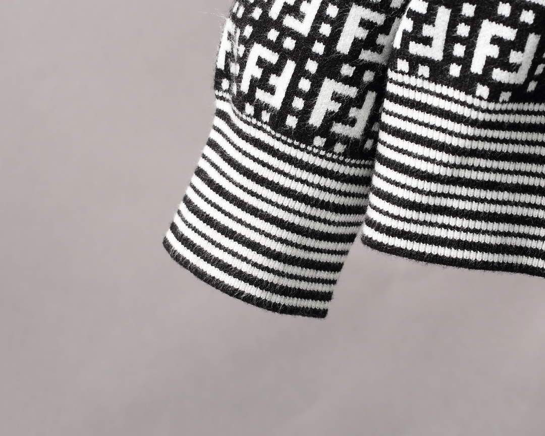 Fendi Men's Sweaters Designer Fendi Sweaters and Cardigans Clothing 36031