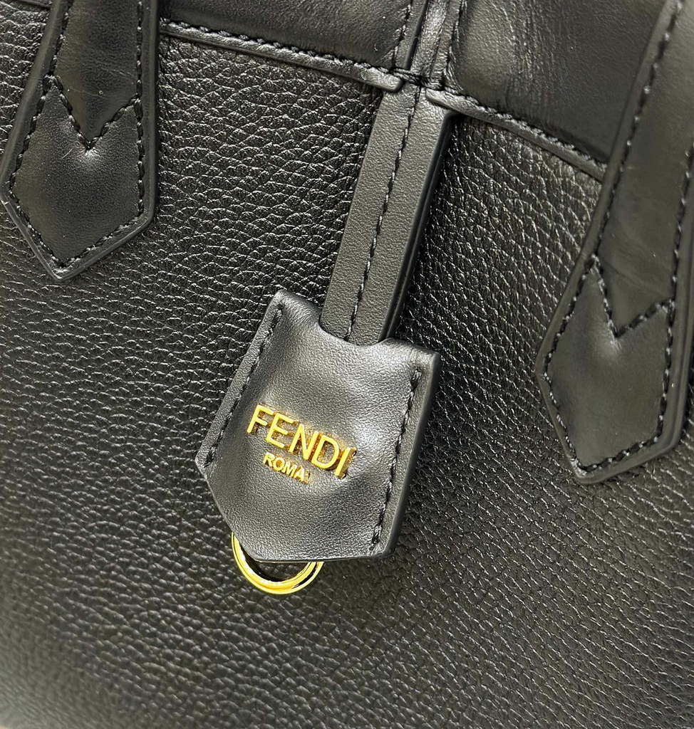 Fendi Mini Origami 8BS083 Black leather mini bag that can be transformed 8626As