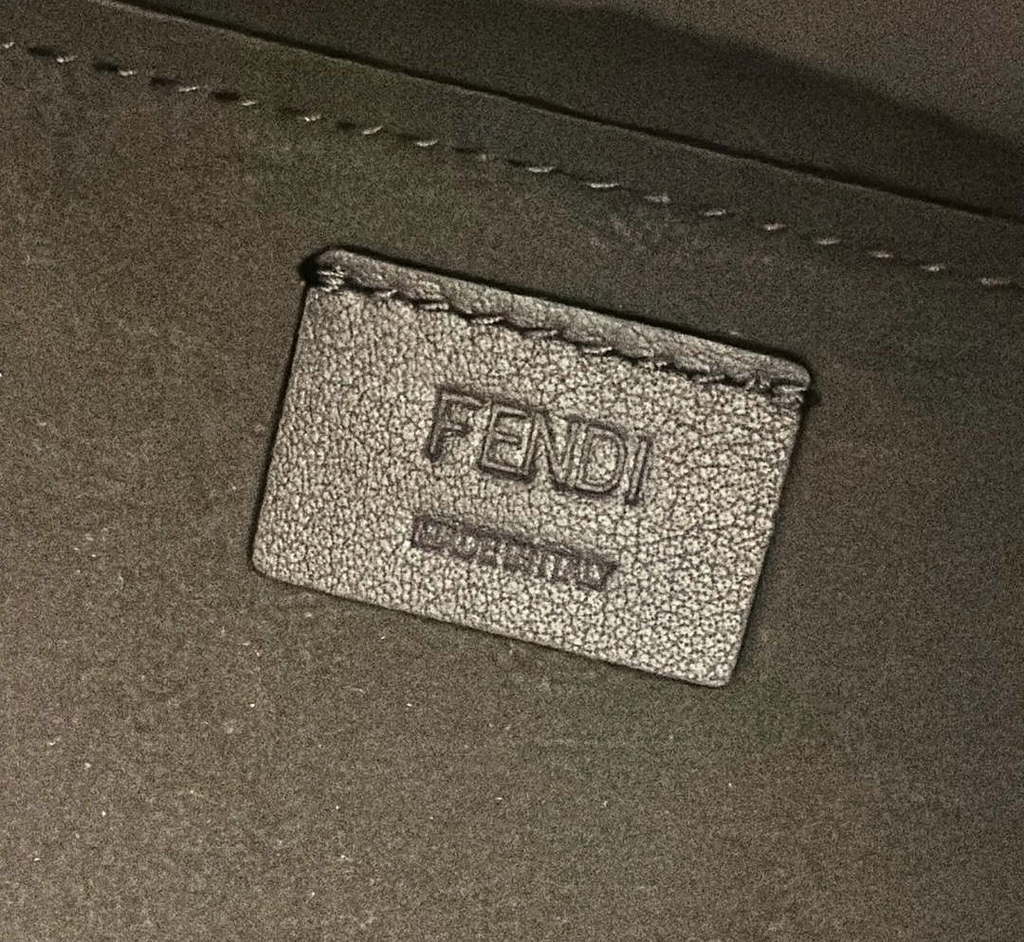 Fendi Mini Origami 8BS083 Black leather mini bag that can be transformed 8626As