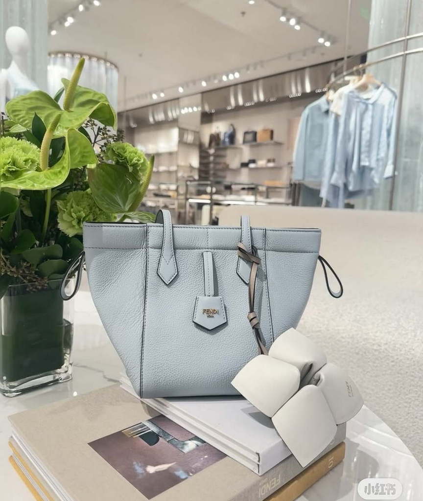 Fendi Mini Origami 8BS083 Blue leather mini bag that can be transformed 8626As