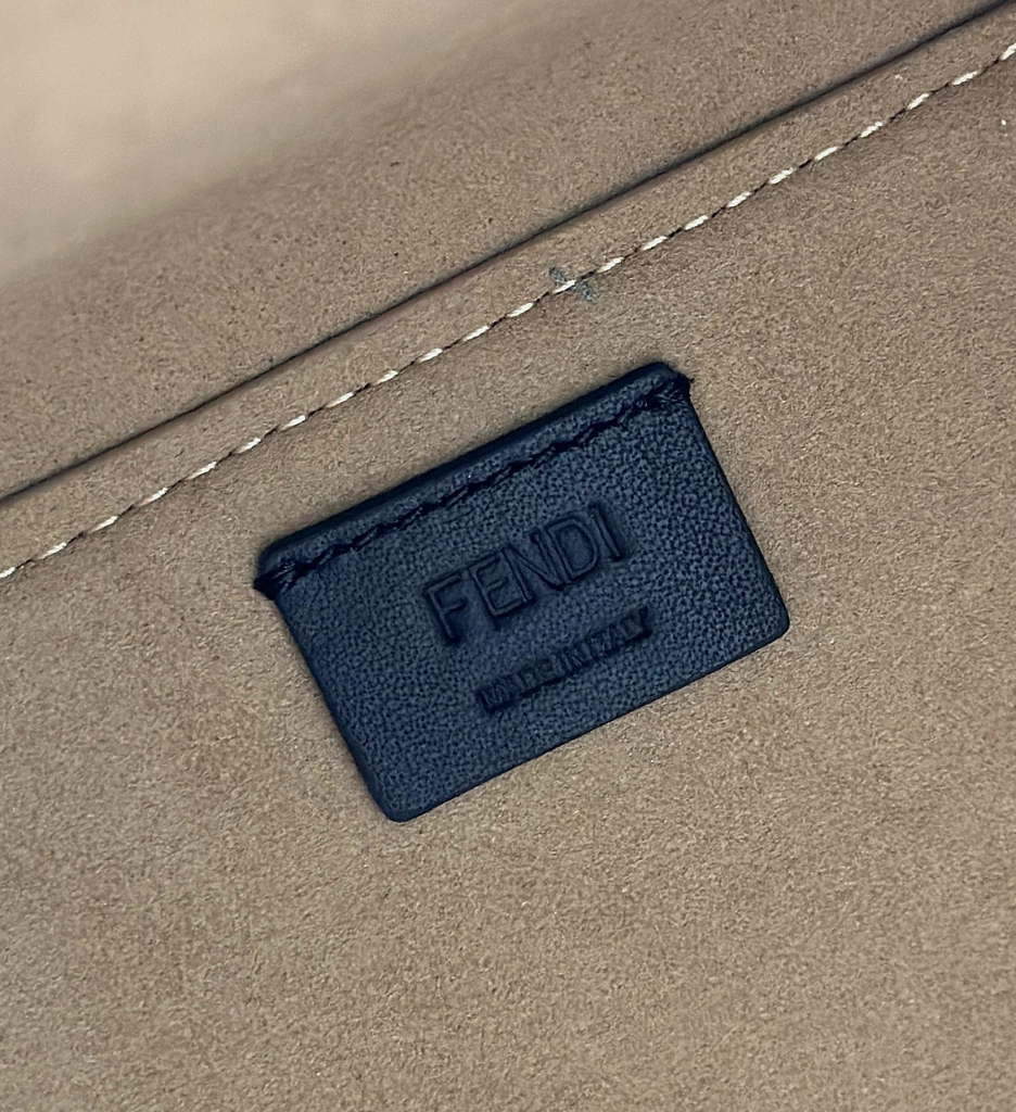 Fendi Mini Origami 8BS083 White leather mini bag that can be transformed 8626As