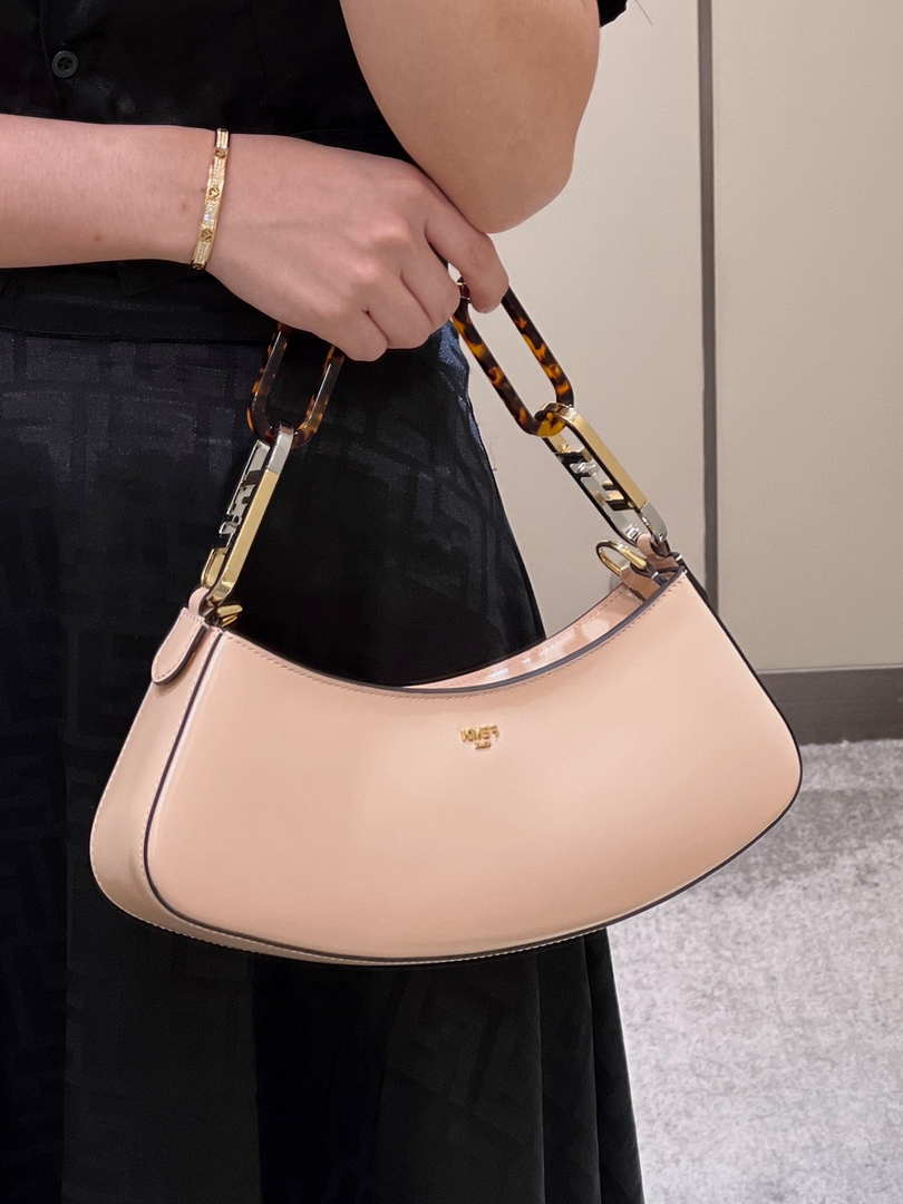 Fendi O¡¯Lock Swing Pink leather pouch 8BS068AHM0F1DMY 8573