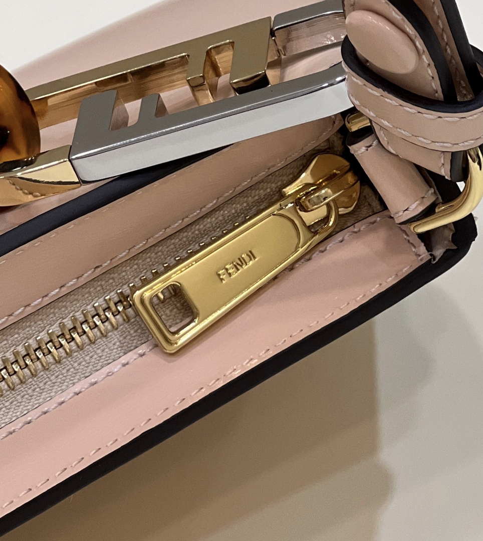 Fendi O¡¯Lock Swing Pink leather pouch 8BS068AHM0F1DMY 8573
