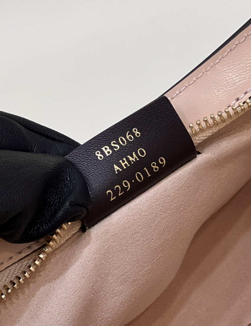 Fendi O¡¯Lock Swing Pink leather pouch 8BS068AHM0F1DMY 8573
