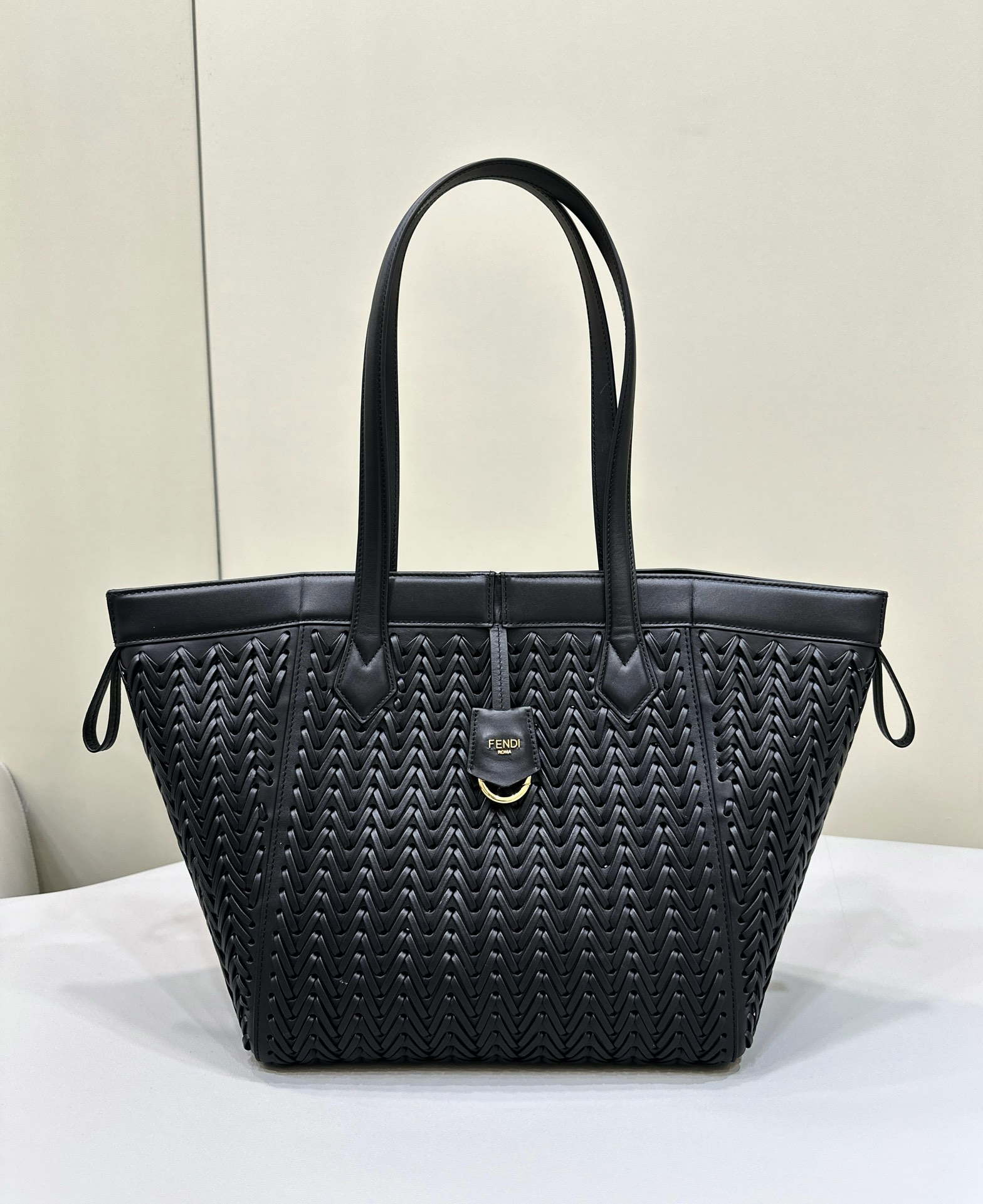 Fendi Origami Medium 8BH414 Black interlaced leather bag that can be transformed 8626