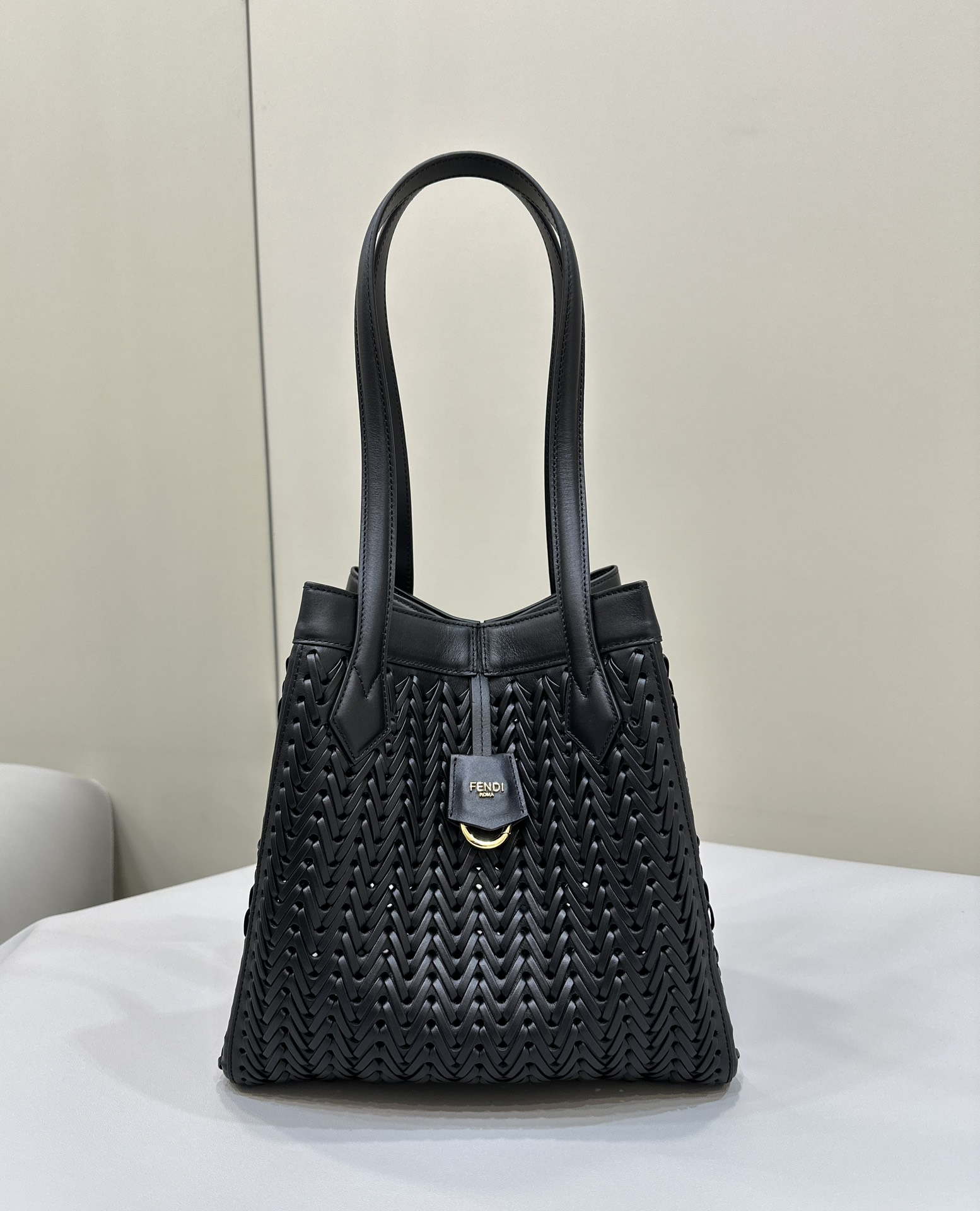 Fendi Origami Medium 8BH414 Black interlaced leather bag that can be transformed 8626