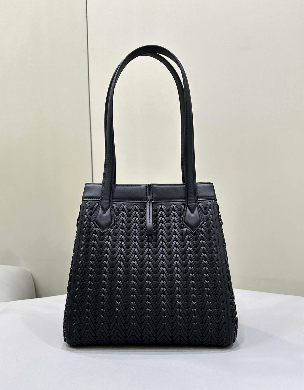 Fendi Origami Medium 8BH414 Black interlaced leather bag that can be transformed 8626