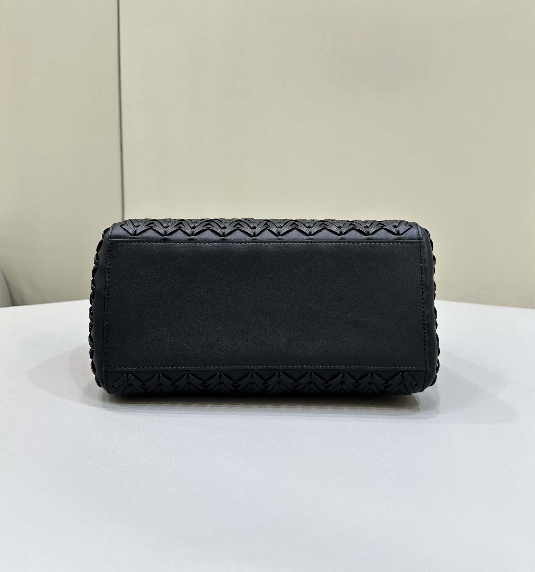 Fendi Origami Medium 8BH414 Black interlaced leather bag that can be transformed 8626