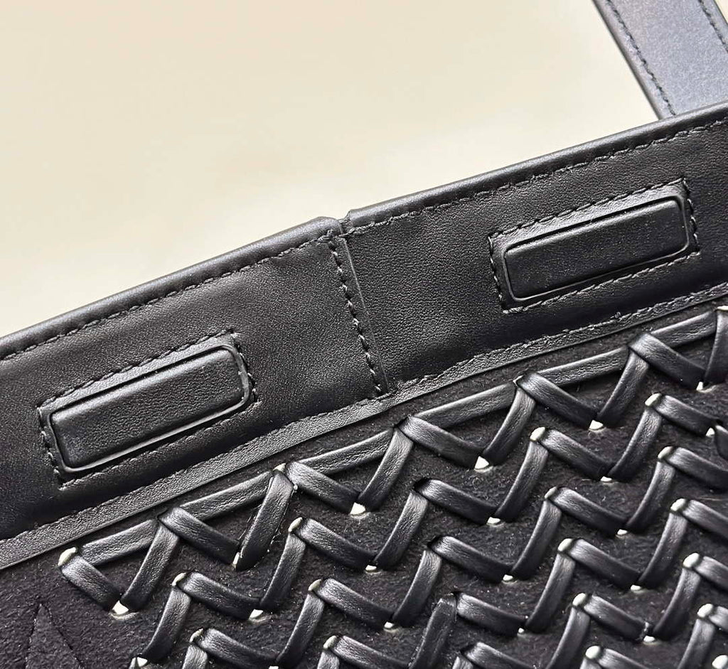 Fendi Origami Medium 8BH414 Black interlaced leather bag that can be transformed 8626