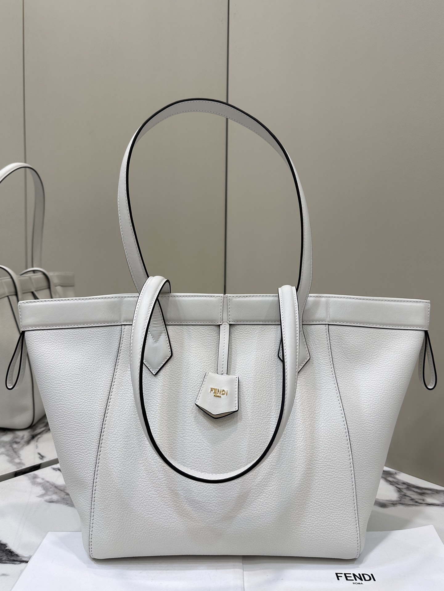 Fendi Origami Medium 8BH414 White leather bag that can be transformed 8626