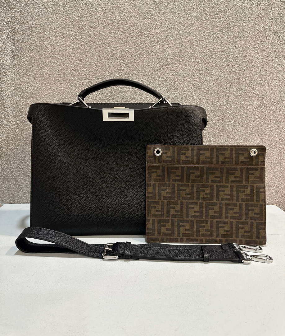 Fendi Peekaboo ISeeU Medium Black leather bag 7VA529