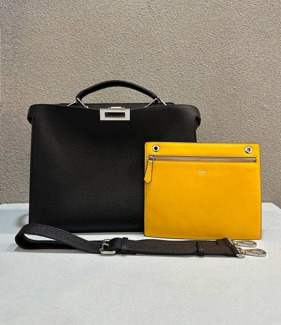 Fendi Peekaboo ISeeU Medium Black leather bag 7VA529