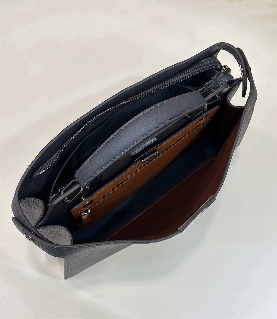 Fendi Peekaboo ISeeU Medium Dark Blue leather bag 7VA529