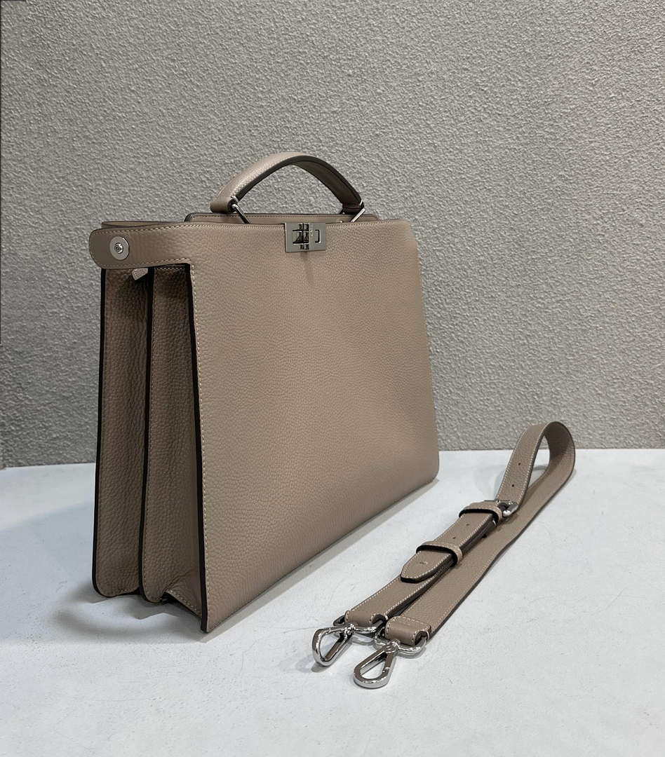 Fendi Peekaboo ISeeU Medium Dove Gray leather bag 7VA529