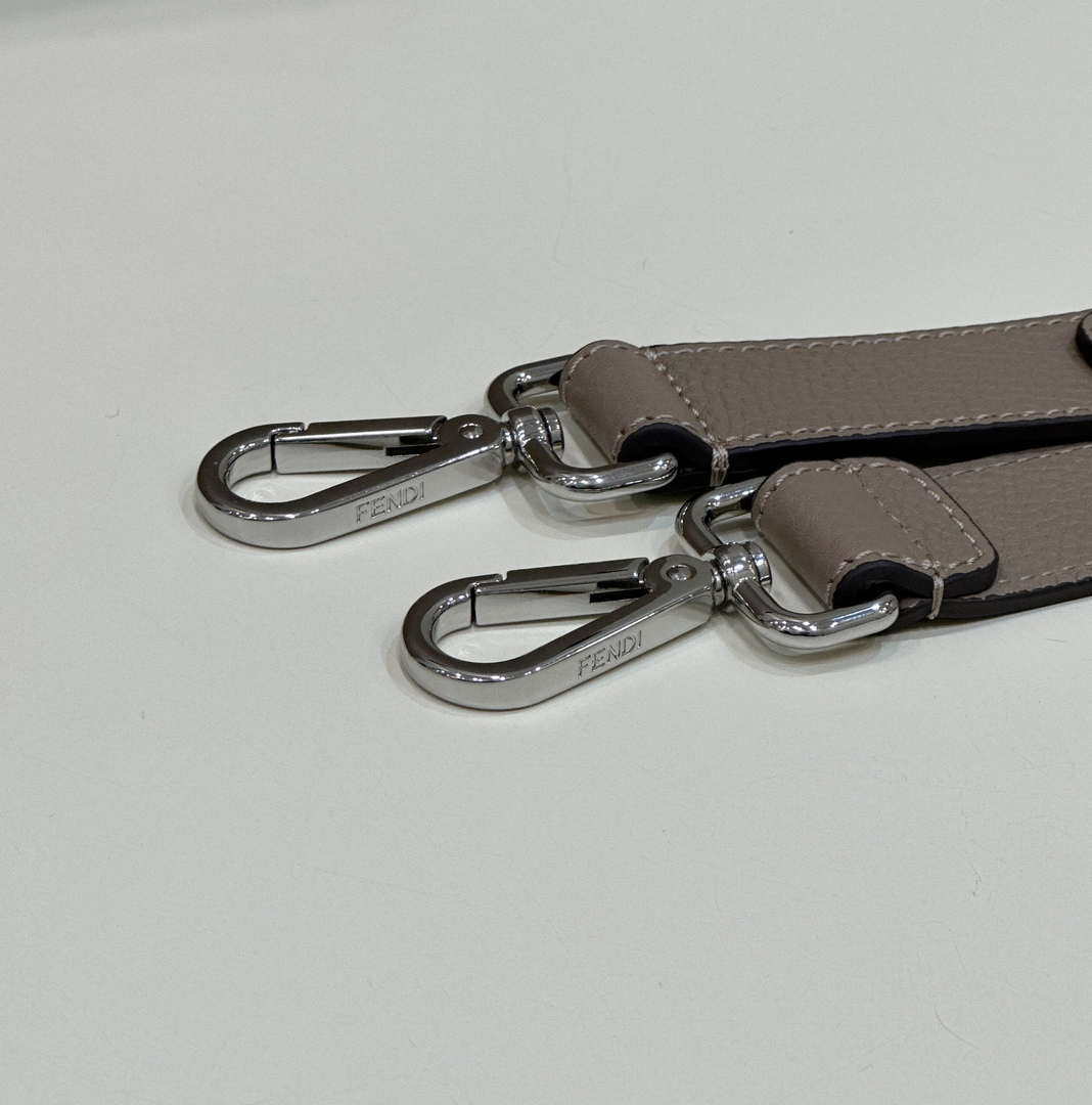 Fendi Peekaboo ISeeU Medium Dove Gray leather bag 7VA529