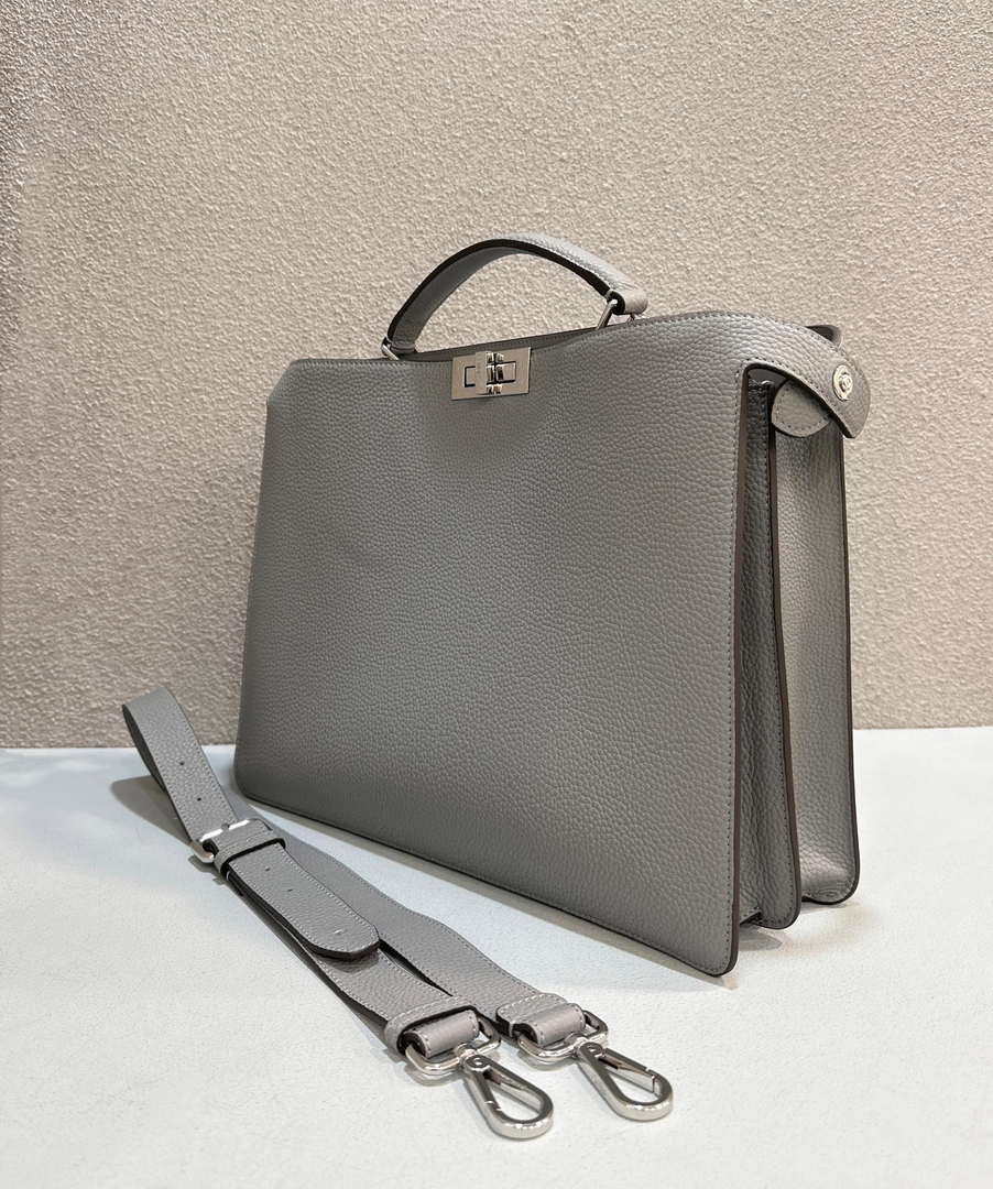 Fendi Peekaboo ISeeU Medium Gray leather bag 7VA529