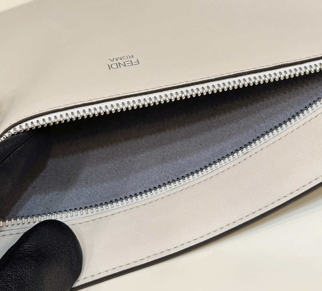 Fendi Peekaboo ISeeU Medium Gray leather bag 7VA529
