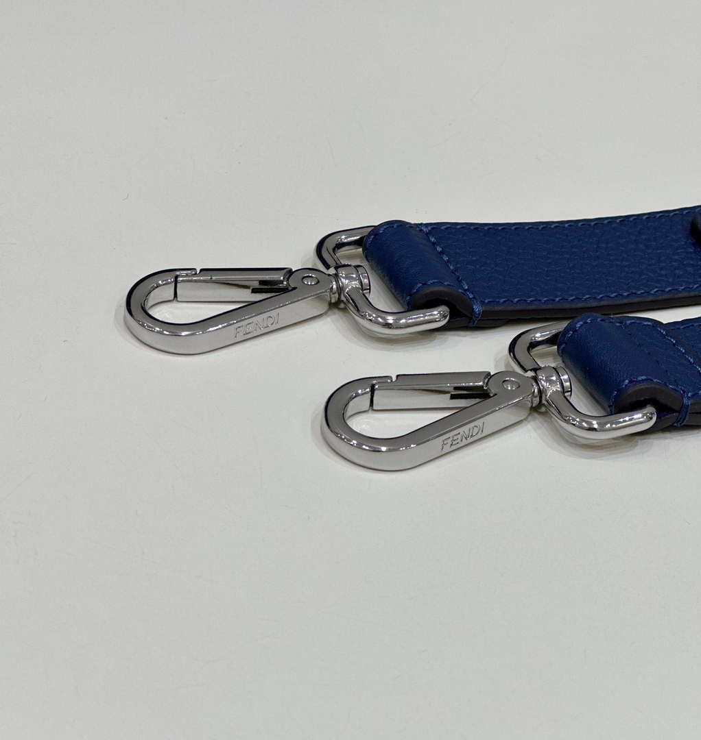 Fendi Peekaboo ISeeU Medium Navy Blue leather bag 7VA529