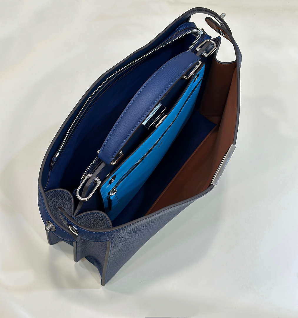 Fendi Peekaboo ISeeU Medium Navy Blue leather bag 7VA529