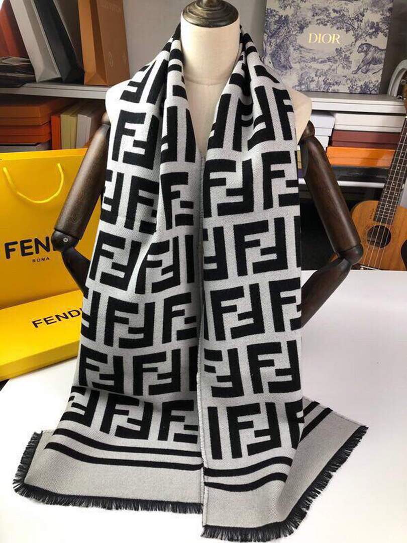 Fendi Scarves Designer Fendi Shawl Scarf 80001