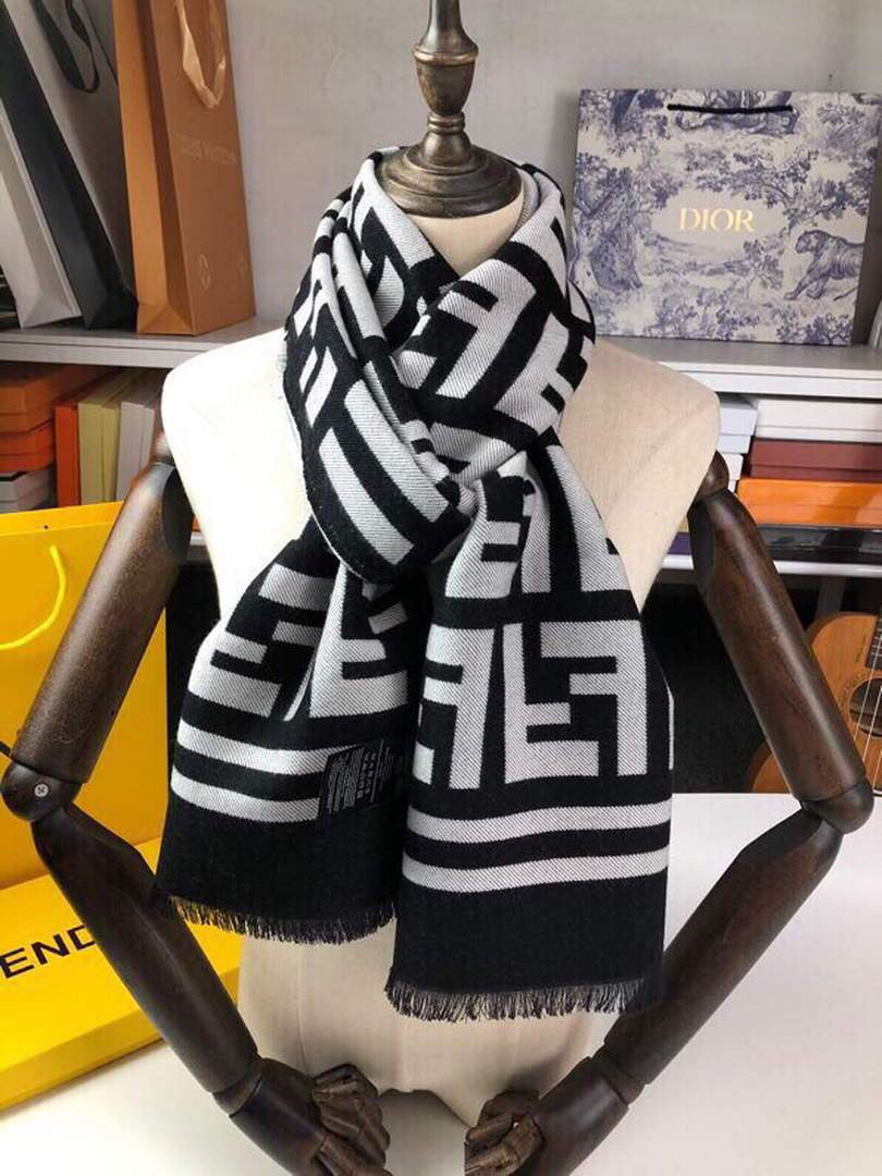 Fendi Scarves Designer Fendi Shawl Scarf 80001
