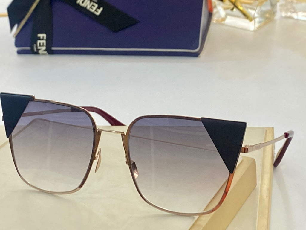 Fendi Sunglasses Luxury Fendi Rome Sport Fashion Show 992308