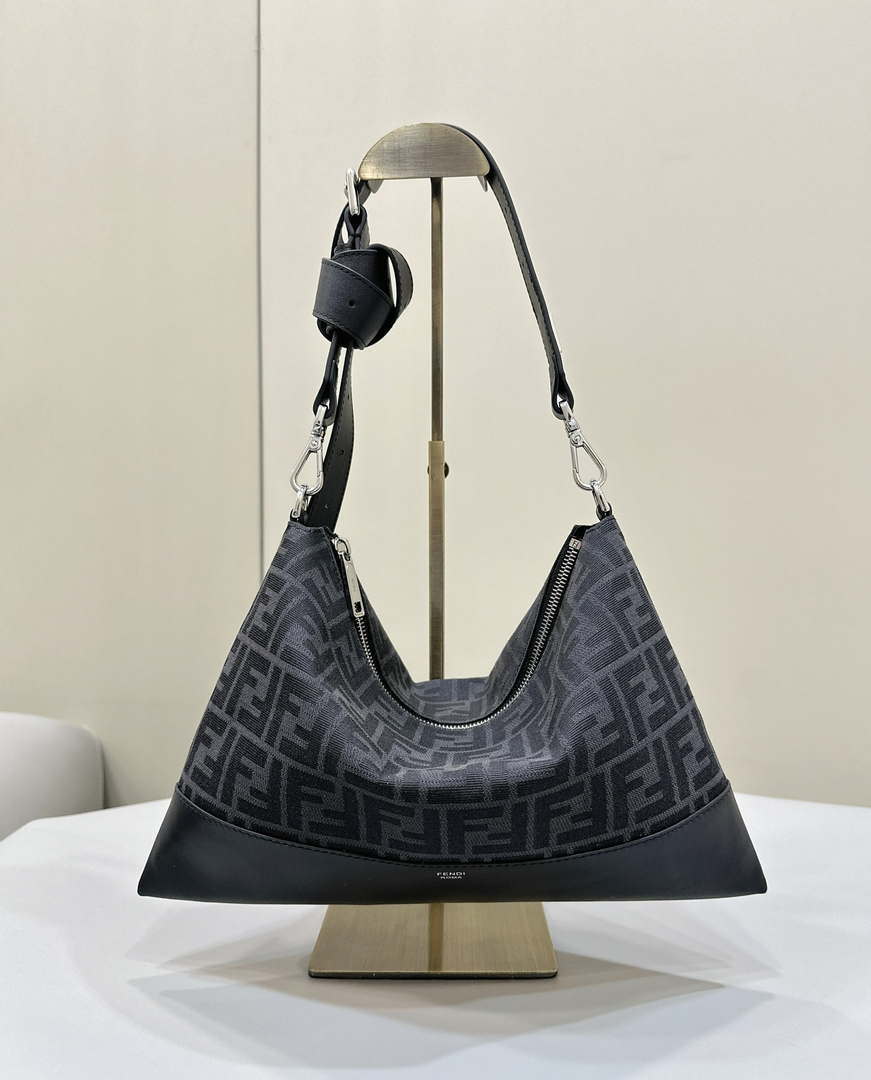 FENDI Thin Zipper Messenger Bag 7VA390 Black FF jacquard fabric bag 8631