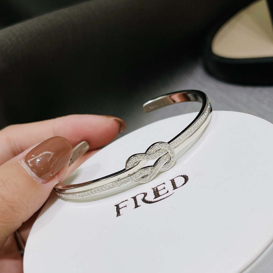Fred FORCE 10 BRACELET XL model in 18k white gold with diamonds F230016