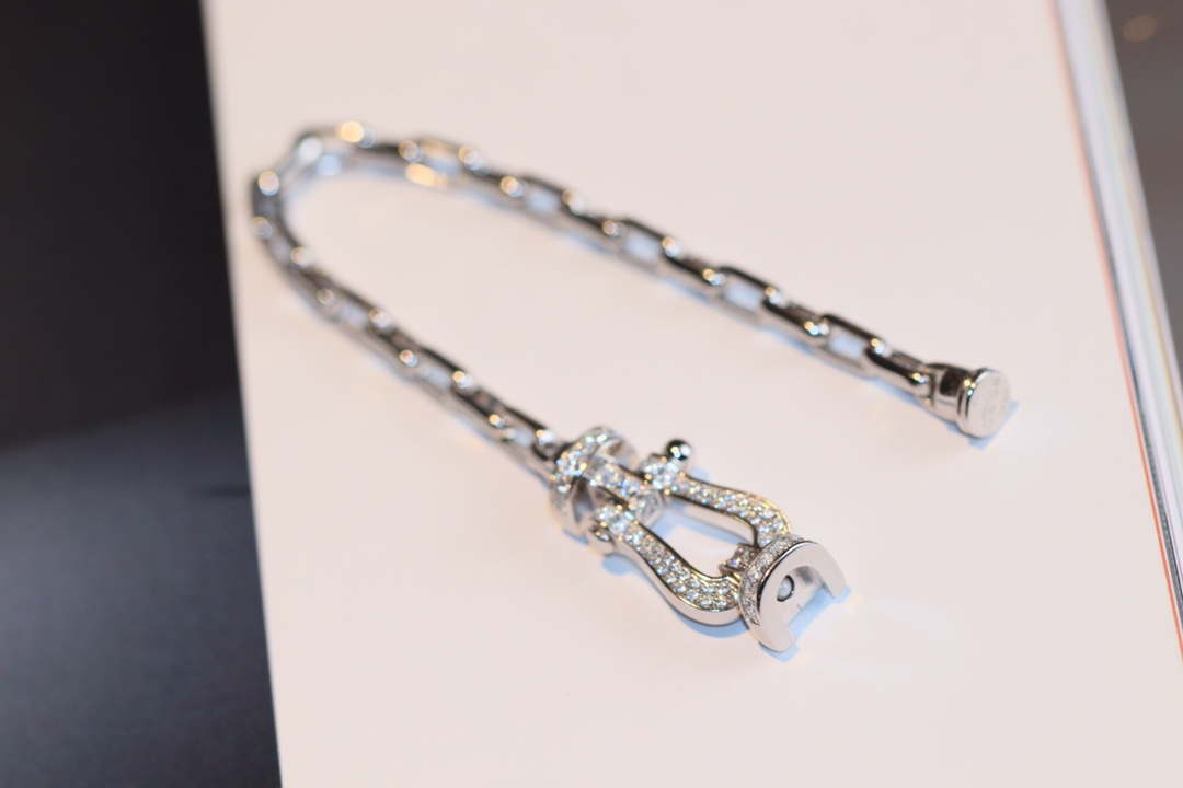 Fred FORCE 10 BRACELET XL model in 18k platinum gold with diamonds F23007