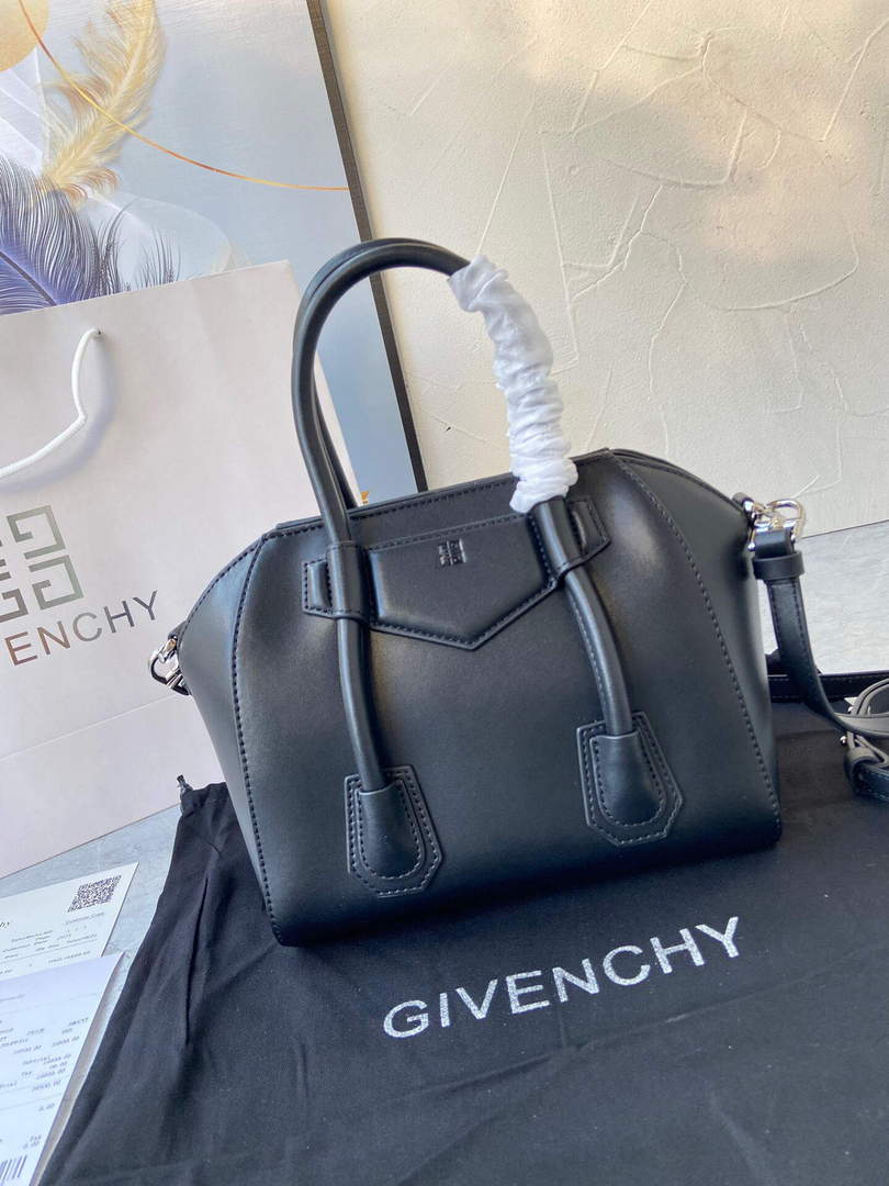 Givenchy BB50J0B00D Mini Antigona Lock Bag in Box Leather Black
