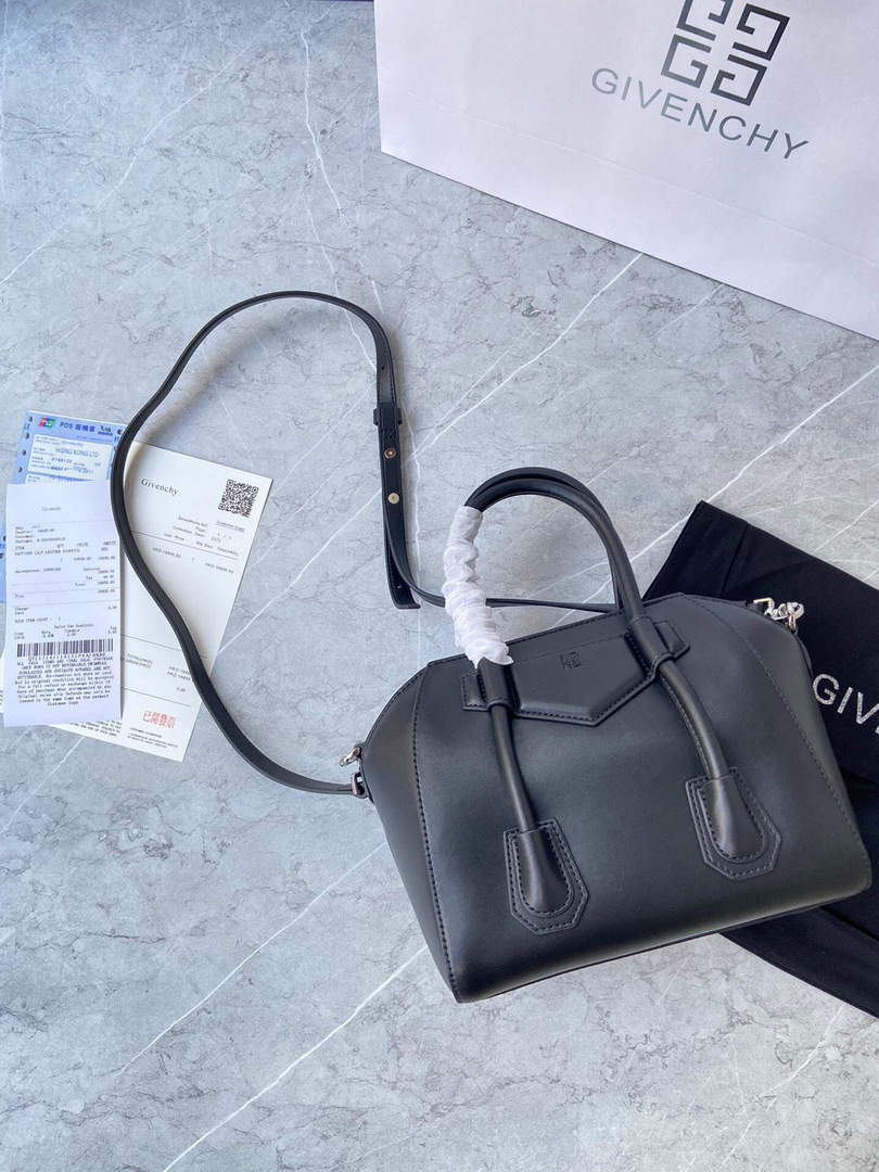 Givenchy BB50J0B00D Mini Antigona Lock Bag in Box Leather Black