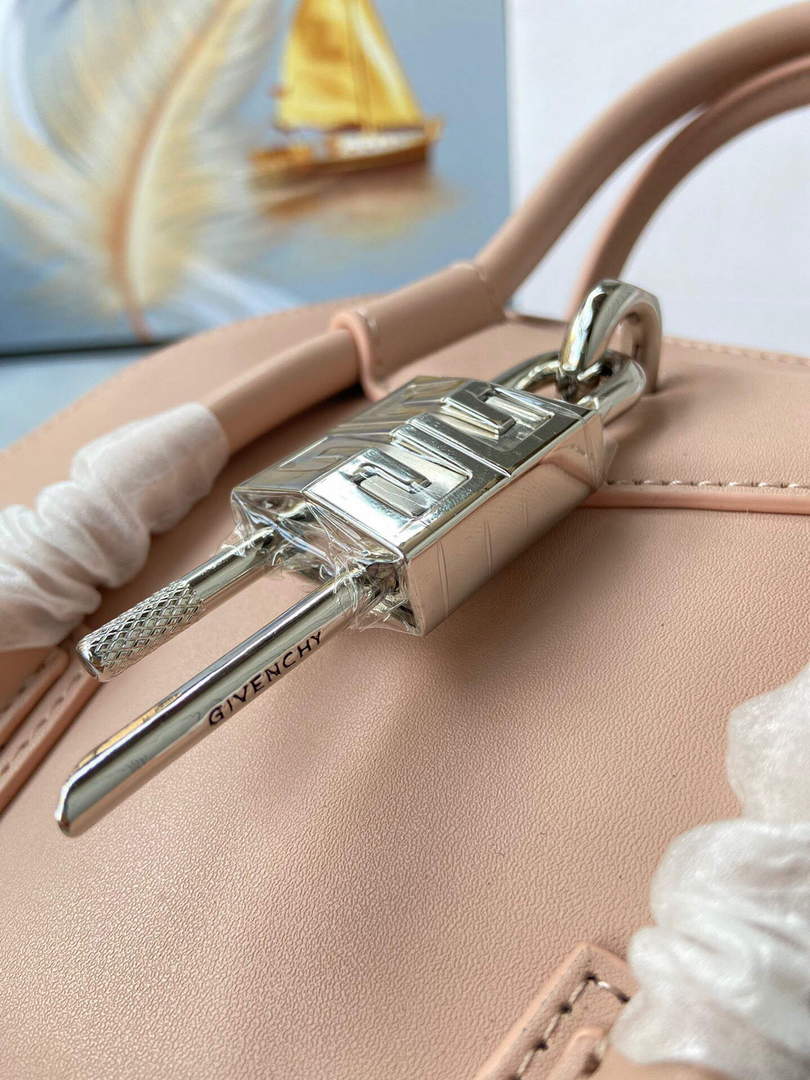 Givenchy BB50J0B00D Mini Antigona Lock Bag in Box Leather Light pink