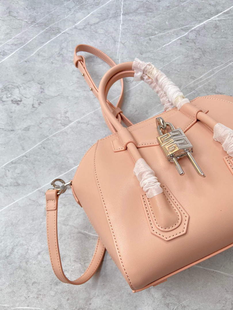 Givenchy BB50J0B00D Mini Antigona Lock Bag in Box Leather Light pink