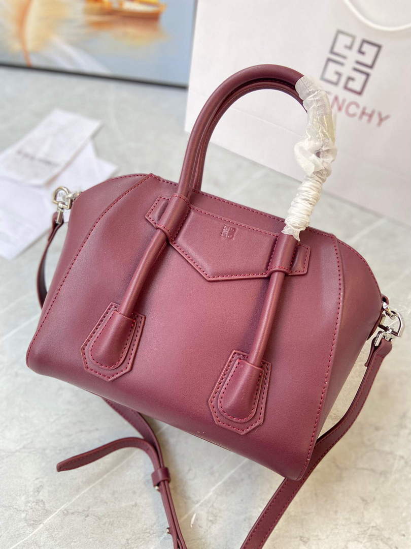 Givenchy BB50J0B00D Mini Antigona Lock Bag in Box Leather Wine red