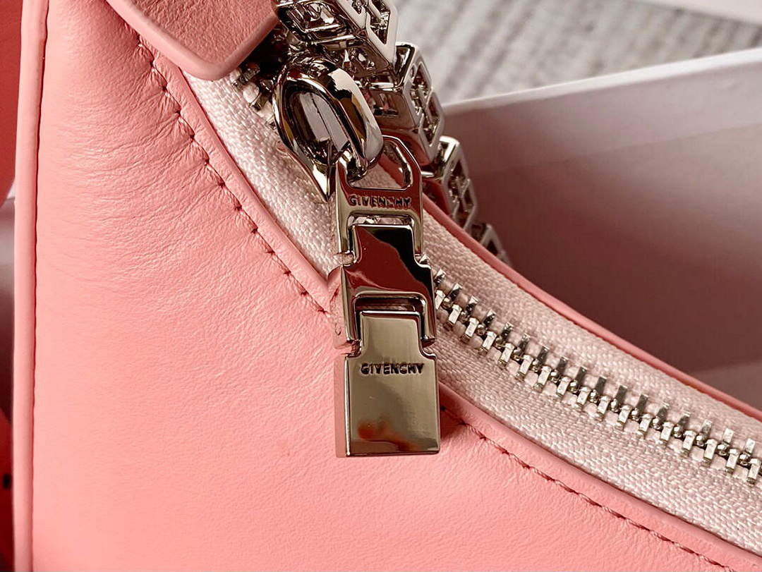 Givenchy BB50LGB1A4 Small Moon Cut Out bag in Leather Pink