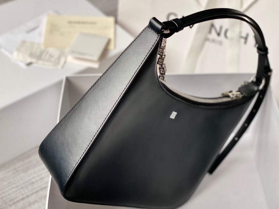Givenchy BB50LWB1A4 Medium Moon Cut Out bag in leather Black