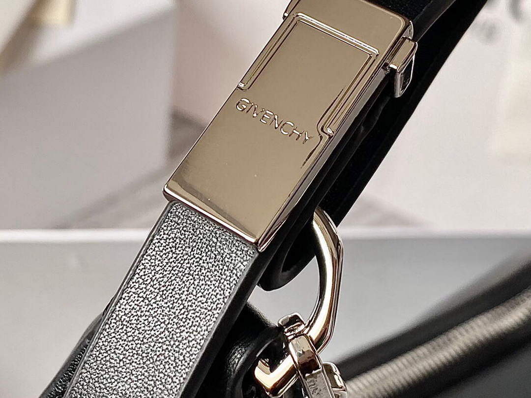 Givenchy BB50LWB1A4 Medium Moon Cut Out bag in leather Black