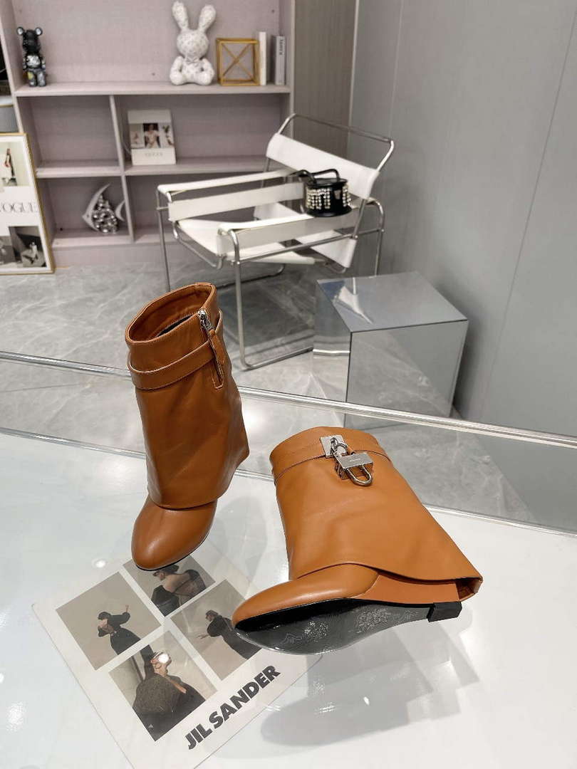Givenchy  BE603KE0YP Women's Shoes Shark Lock Ankle Boots G97112