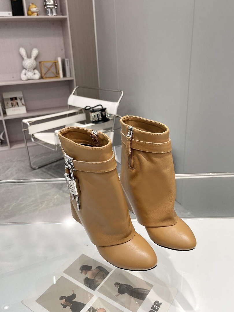 Givenchy  BE603KE0YP Women's Shoes Shark Lock Ankle Boots G97113