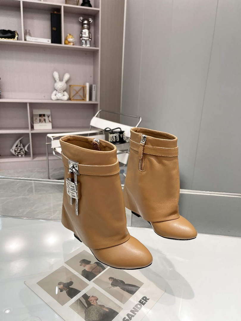 Givenchy  BE603KE0YP Women's Shoes Shark Lock Ankle Boots G97113